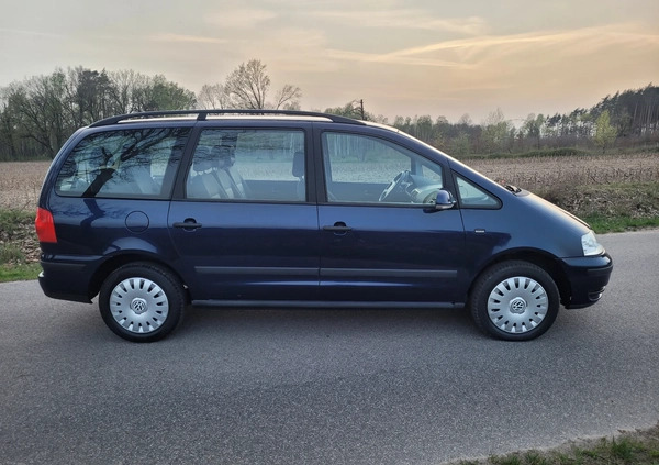 Volkswagen Sharan cena 17999 przebieg: 197000, rok produkcji 2007 z Chełmno małe 781